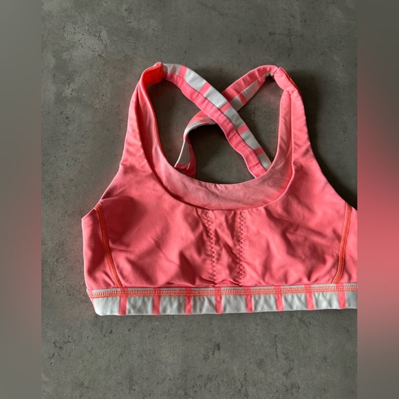 Lululemon Women's Pink Sports Bra - Picture 2 of 4